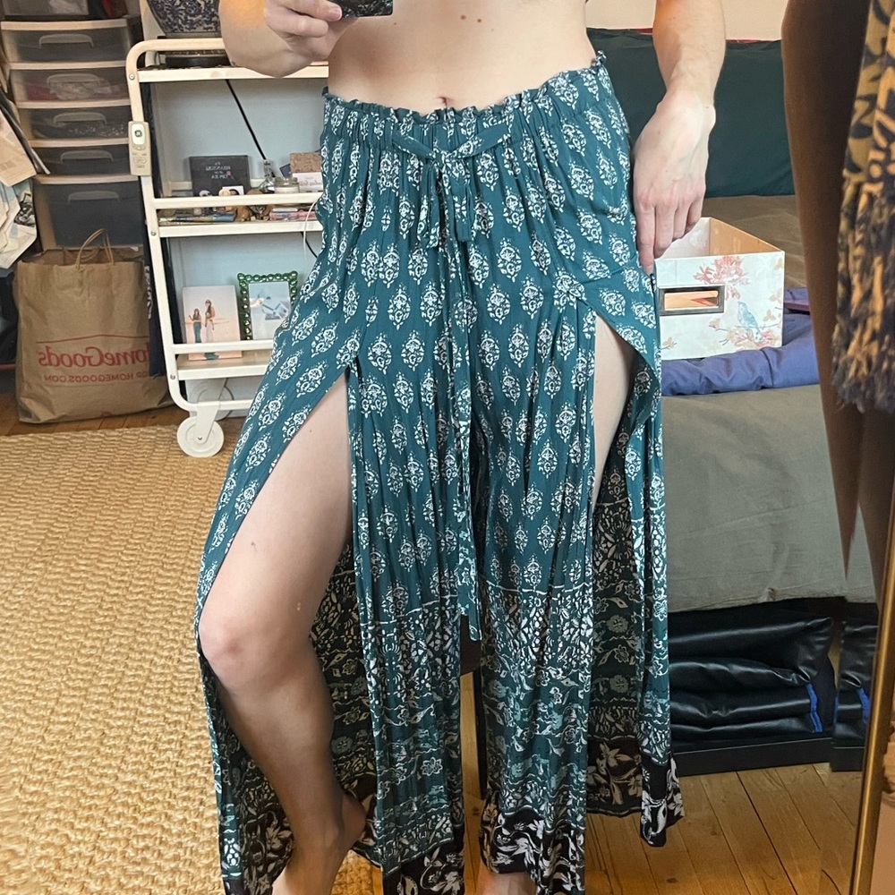 Angie printed blue and white pants